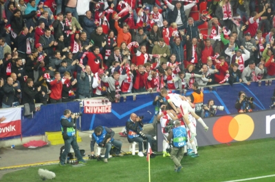 Oslava golu Slavia.jpg