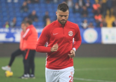 Čelůstka - rozcvička - Antalyaspor.jpg